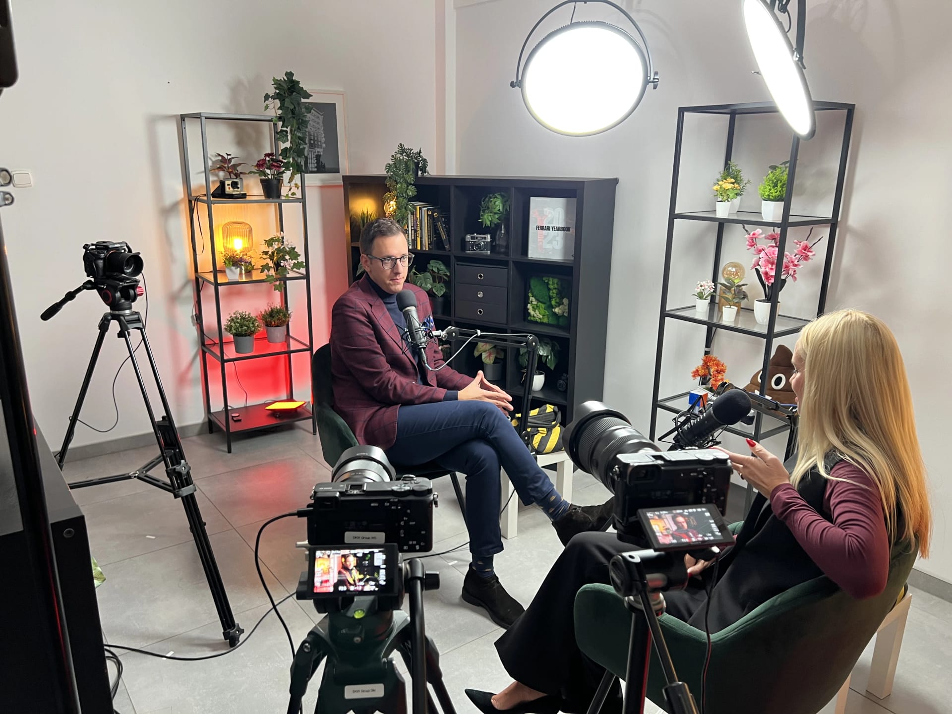 Studio nagrań – widok na fotele i kamery